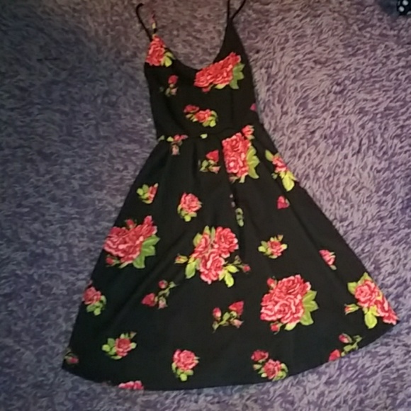 Dresses & Skirts - $ale💥Nwt adorable flower sundress
